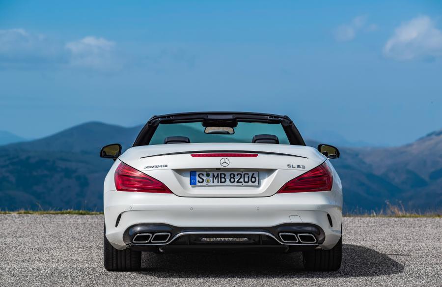  Mercedes-AMG SL63 2015 года  (фото 21 из 29)